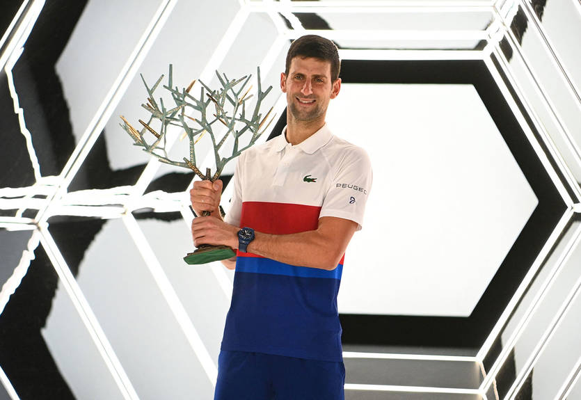 Джокович победил Медведева в финале турнира Rolex Paris Masters