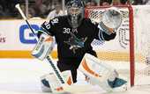 НХЛ. Вратарю Сан-Хосе надоело сидеть в запасе