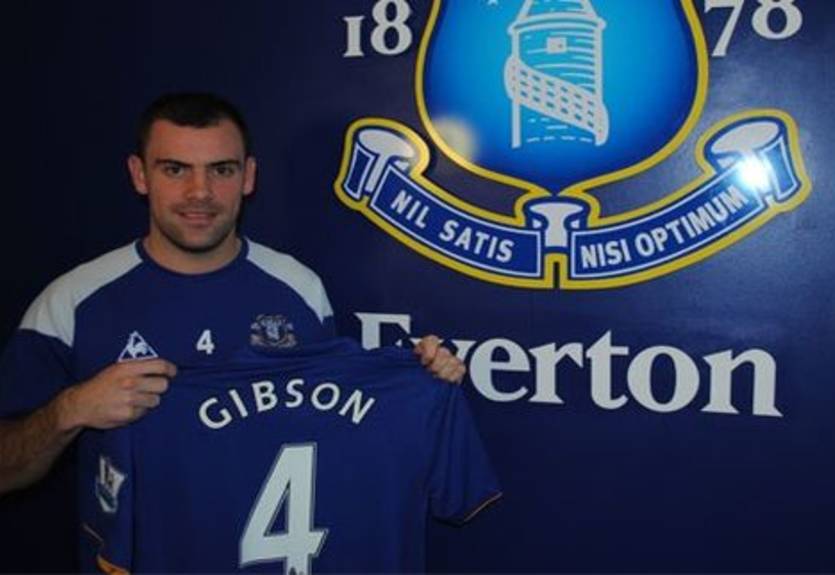 Эвертон подписал Гибсона