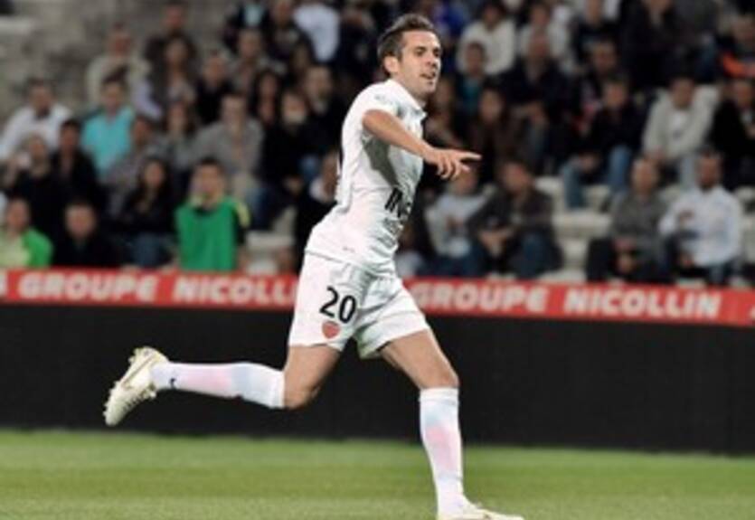 Дижон отказался продавать своего лидера в Ньюкасл