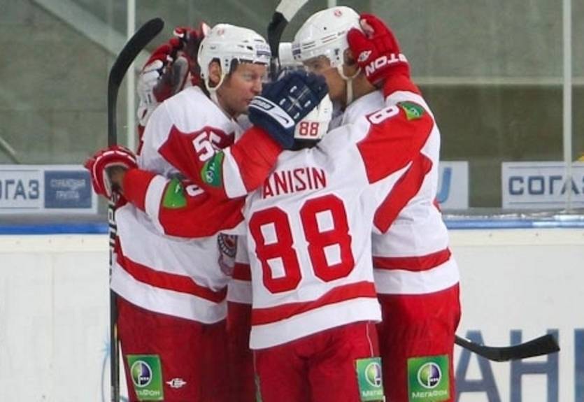 КХЛ. Голевые феерии в Уфе и Нижнекамске, сюрпризы от Витязя и Спартака + ВИДЕО