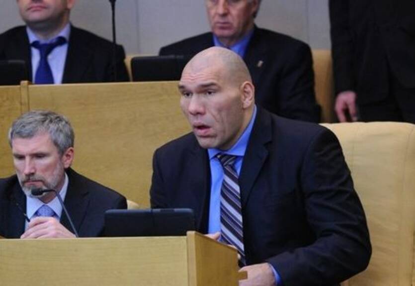 Аршавин — Валуеву: "Коля, с новым стулом"