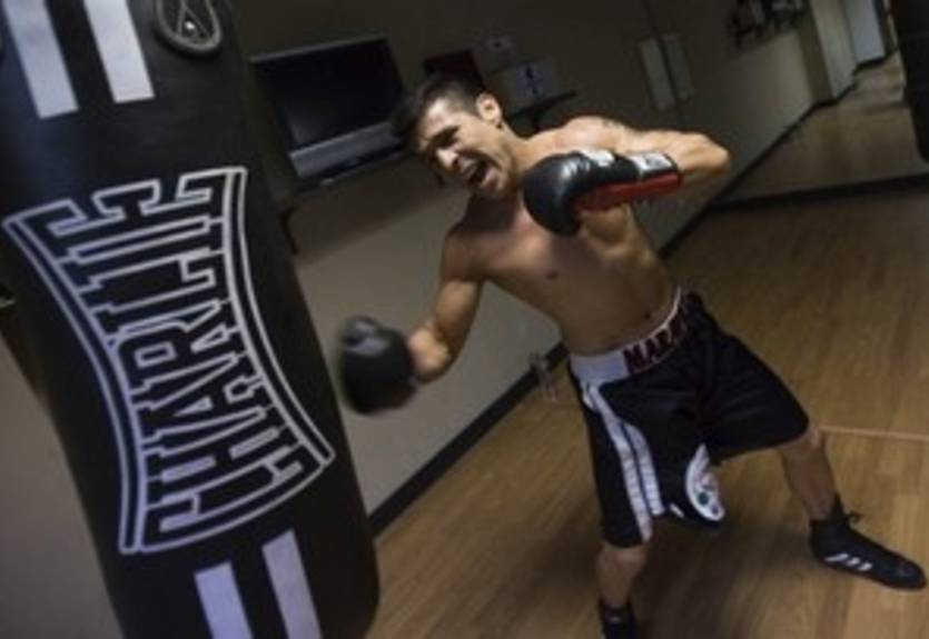 ДиБелла: "Мейвезер заинтересован в бое с Мартинесом"