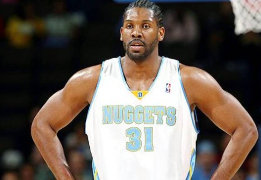 НБА. Нене останется в Денвере