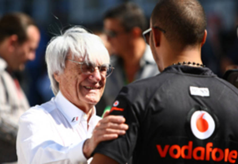 Экклстоун: "На Хэмилтона плохо влияют"