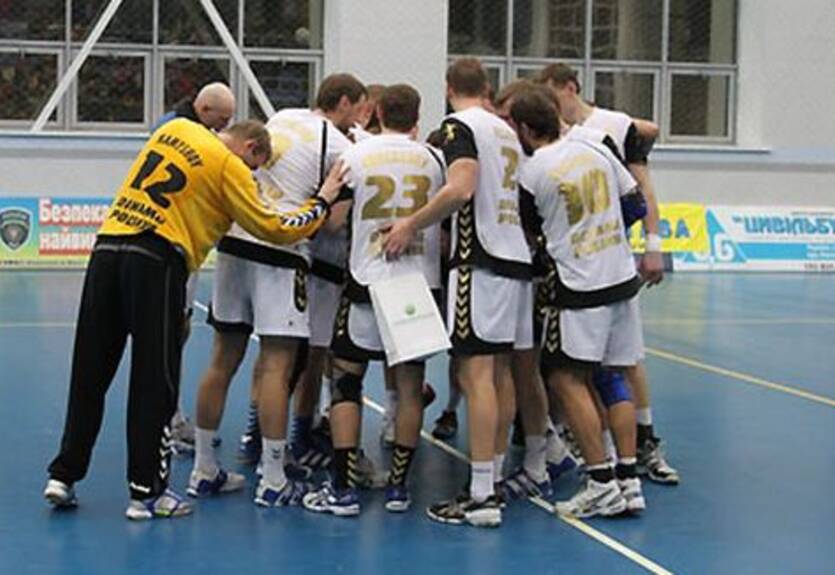 Гандбол. Мужская Суперлига. Битва лидеров осталась за Полтавой