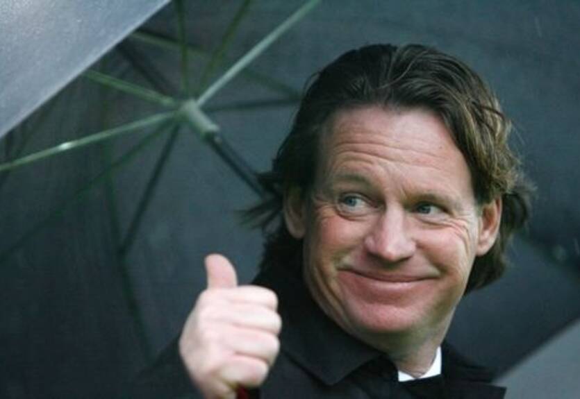 Генк продлил тренера