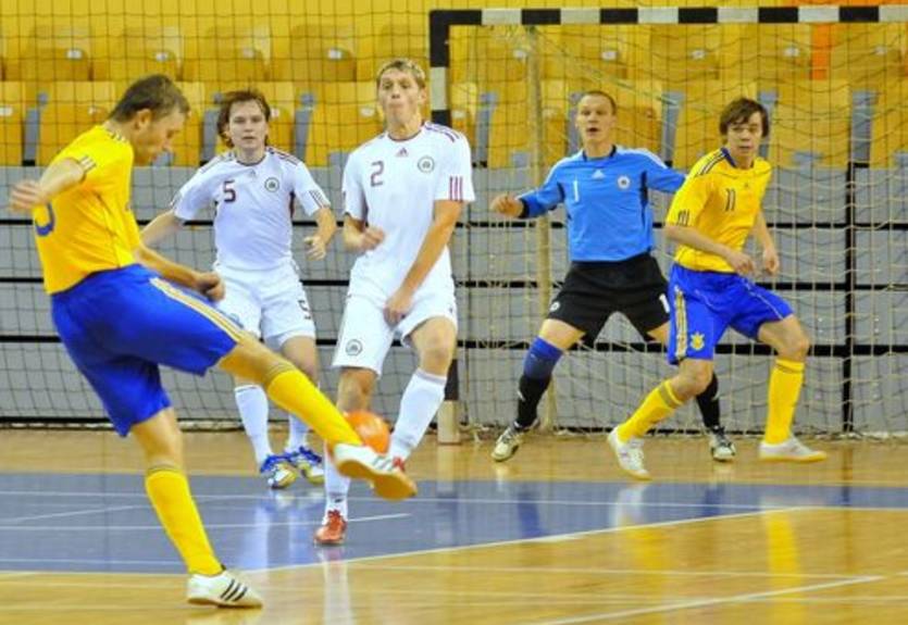 Футзал. Украина снова громит Латвию