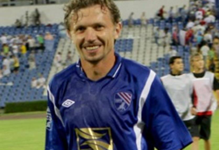 Таврия рассталась с Корневым