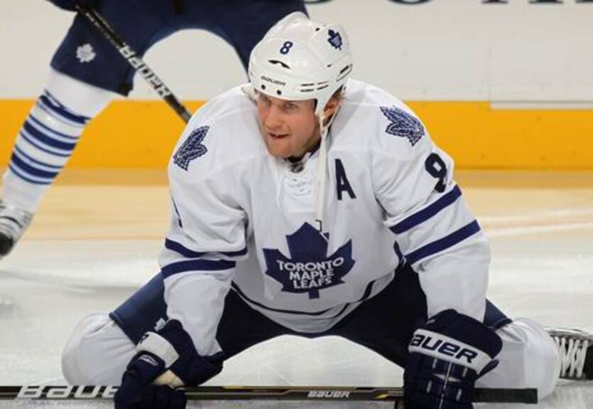 НХЛ. Торонто: Комисарек пропустит два месяца
