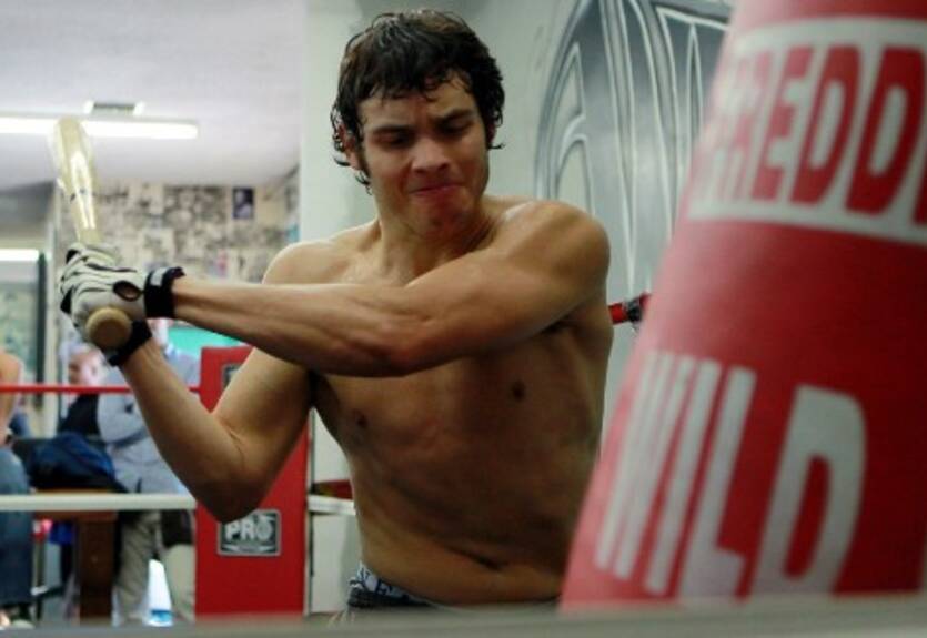 Хулио Сезар Чавес удачно защитил чемпионский титул