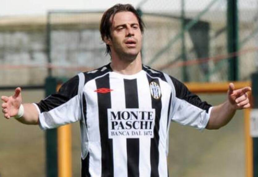 Сиена теряет лучшего бомбардира