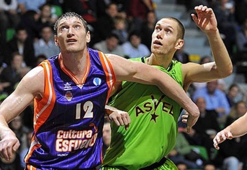 Еврокубок. Сергей Лищук проиграл Тони Паркеру