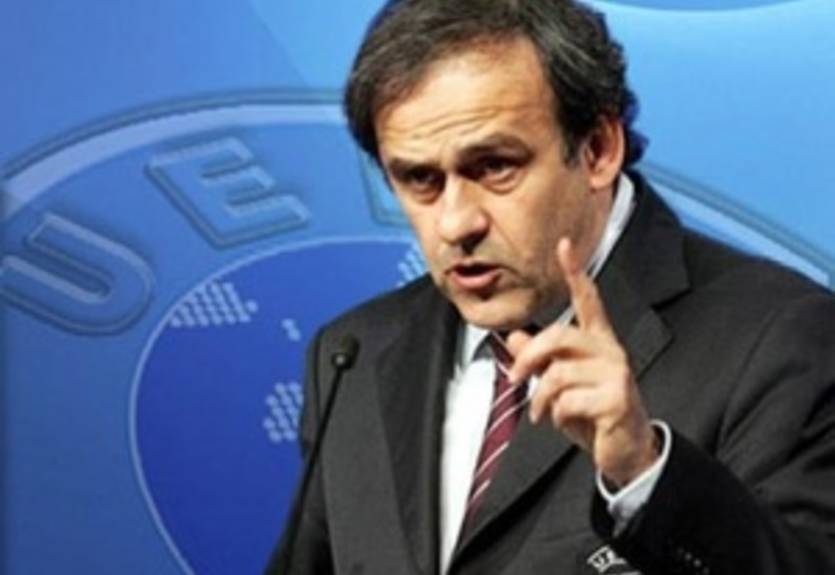 Платини: "Каждый год клубы берут в долг почти два миллиарда долларов"