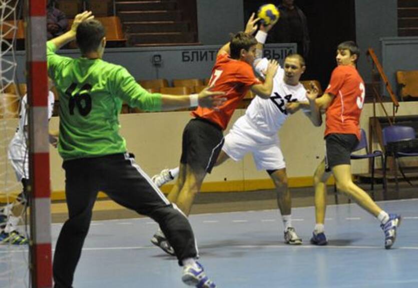 Гандбол. Мужская Суперлига. Побеждают только хозяева