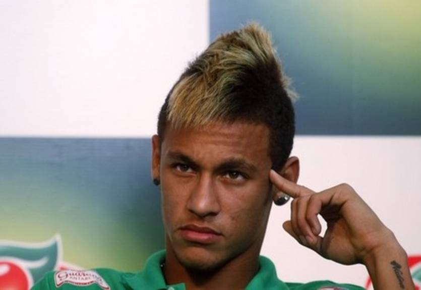 Неймар продлил контракт с Сантосом