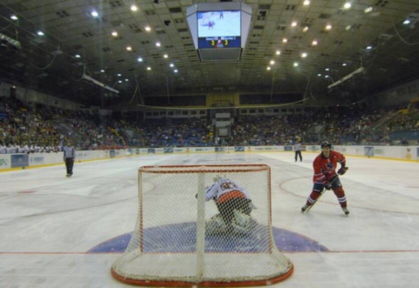 ПХЛ. Выбираем лучших игроков и тренера в октябре!