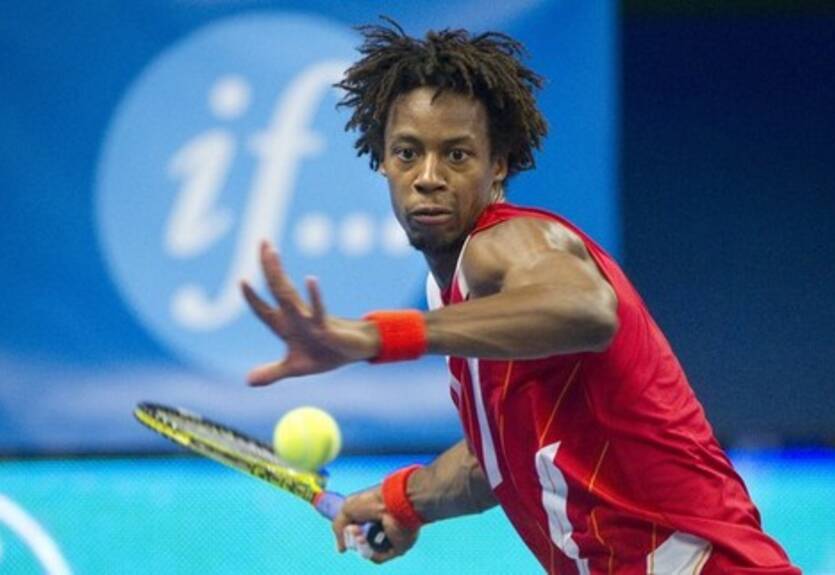 Валенсия (ATP). Монфис вышел в четвертьфинал