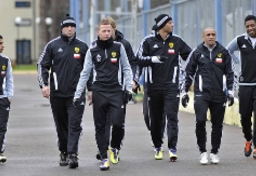 Анжи несет потери