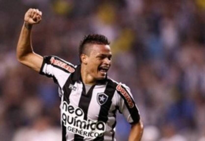 Защитник Ботафого может оказаться в Милане