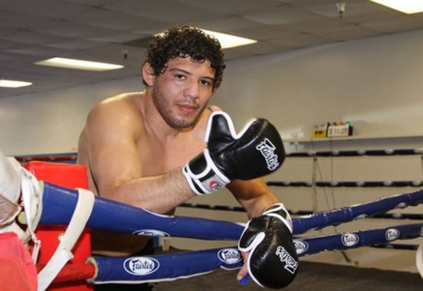 Мелендез остается в Strikeforce
