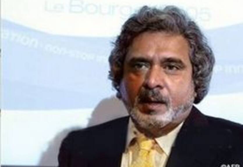 Маллья близок к продаже части акций Форс-Индии