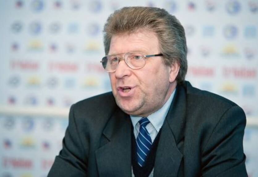 ПХЛ. В.Мигулев: &quot;К Новому году болельщики Акул ощутят изменения&quot;