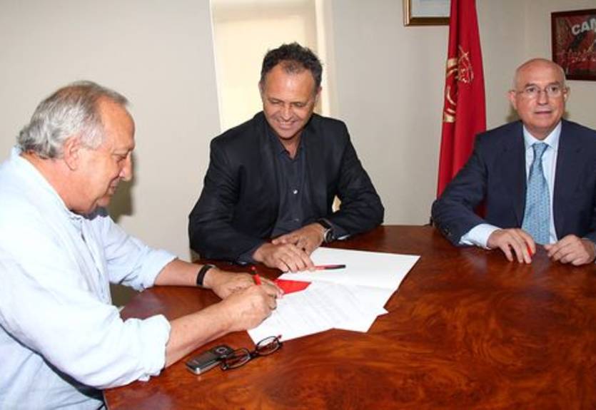 Официально: Капаррос назначен тренером Мальорки