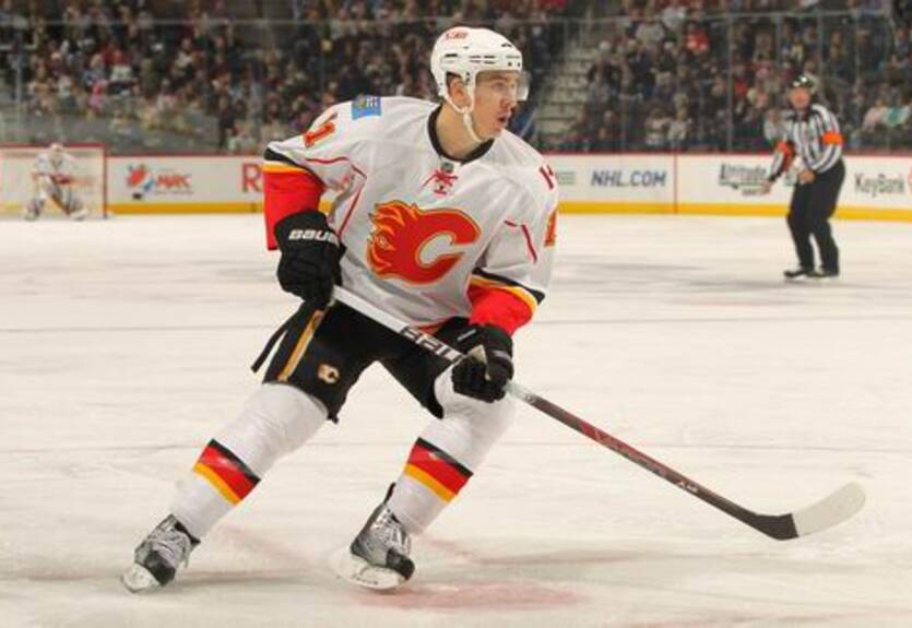 НХЛ. Форвард Калгари пропустит полтора месяца
