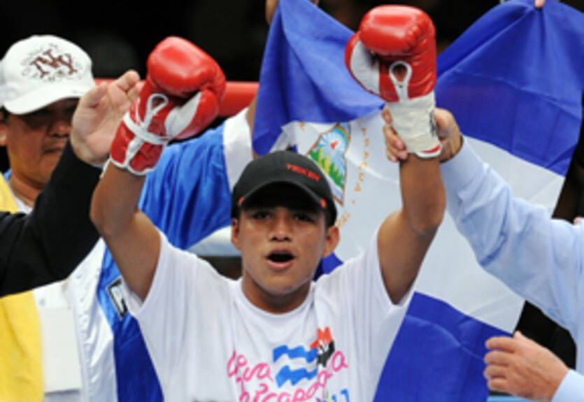 Гонсалес уничтожил Сото за два раунда