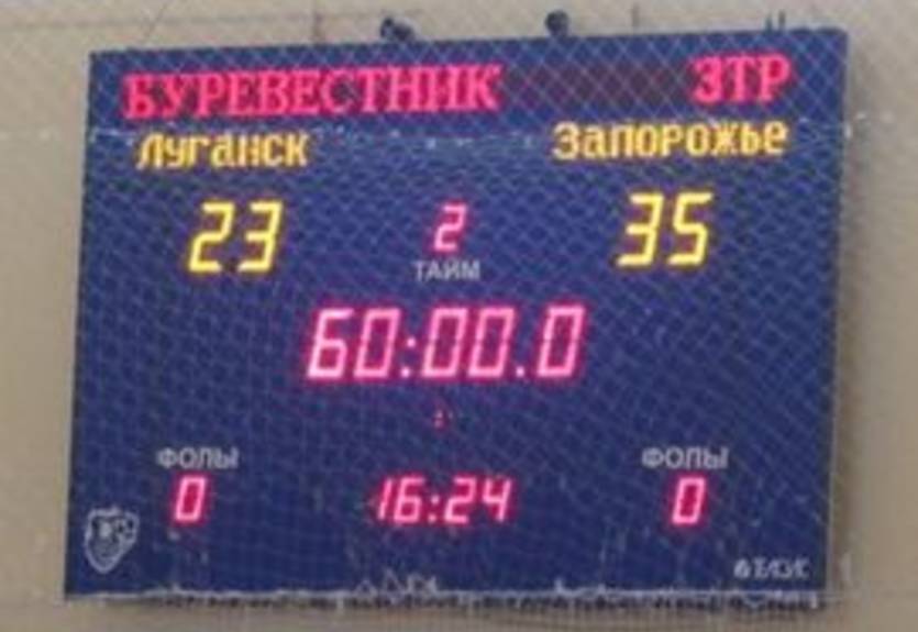 Гандбол. Чемпион побеждает в Луганске