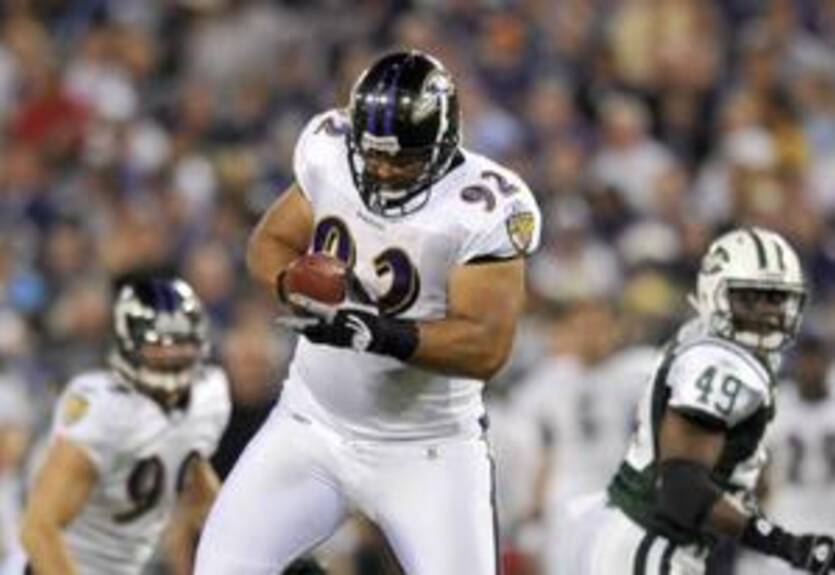 НФЛ. Рэйвенс продлили Нгату