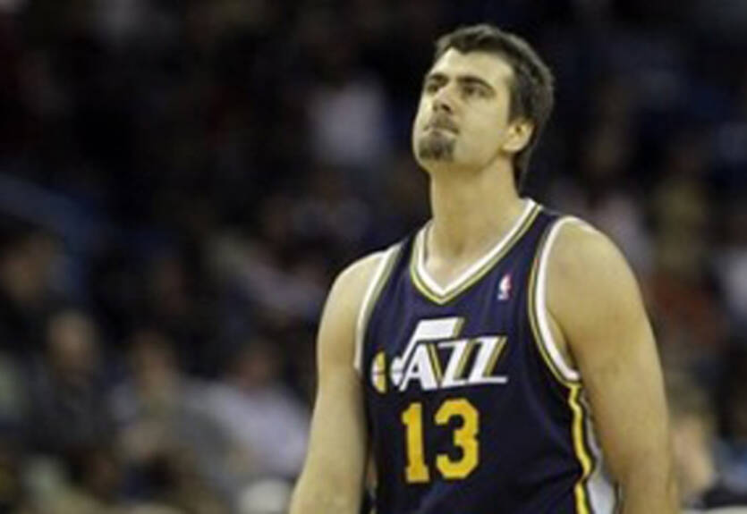 Официально: Тюрк Телеком подписал Окура