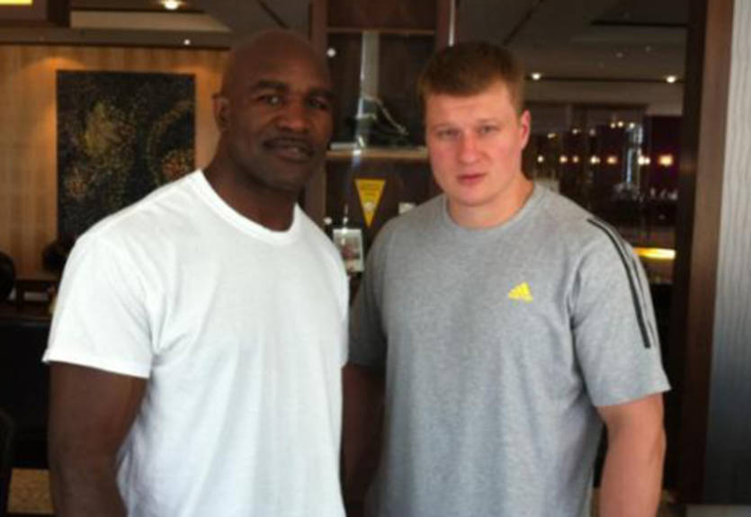 Холифилд — Поветкин: фото на память