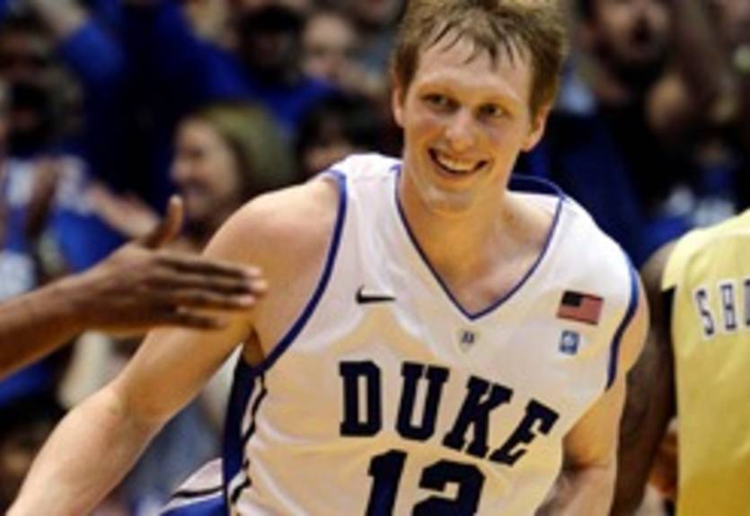 Звезда Дьюка подписался в Испании