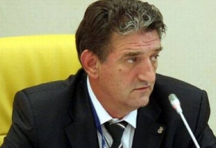 Глава комитета арбитров ФФУ покинул свой пост