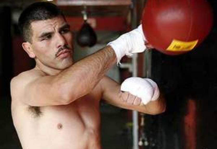 Ангуло быстро расправился с Гомесом