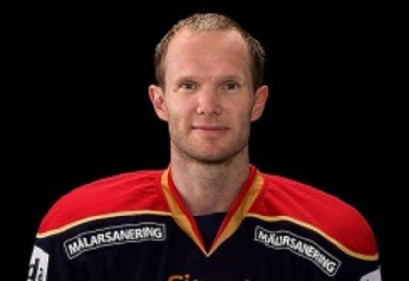 Нильс Экман завершил карьеру