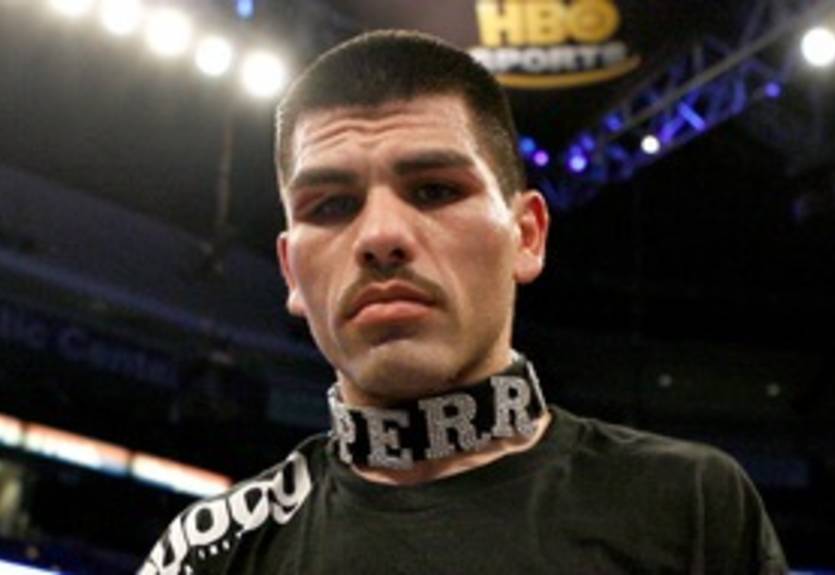 Ангуло подписал контракт с Golden Boy Promotions