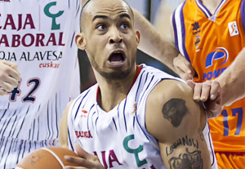 Каха Лабораль отпускает Логана в Панатинаикос