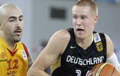 Германия без Новицки и Камана уступает Финляндии