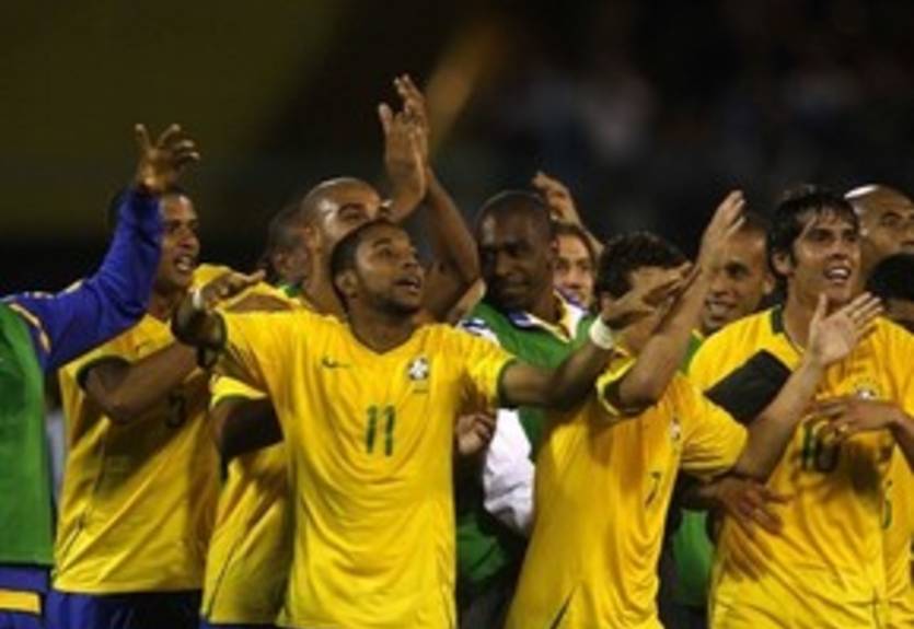 Сентябрь: Бразилия против Аргентины