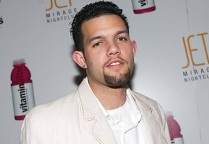 Маккаби ведет переговоры с Фармаром