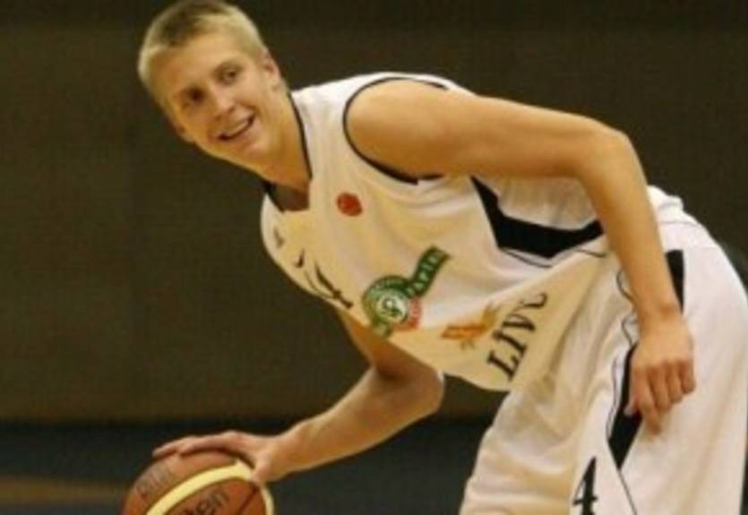 Латыши уповают на молодежь