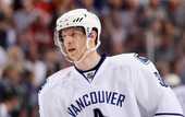 НХЛ. Ванкувер подписал Хансена
