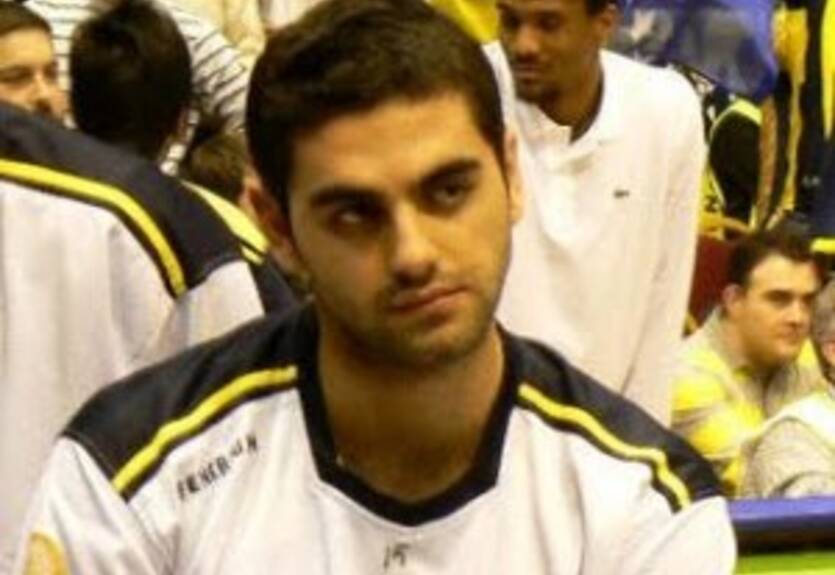 Фенербахче подписывает защитника