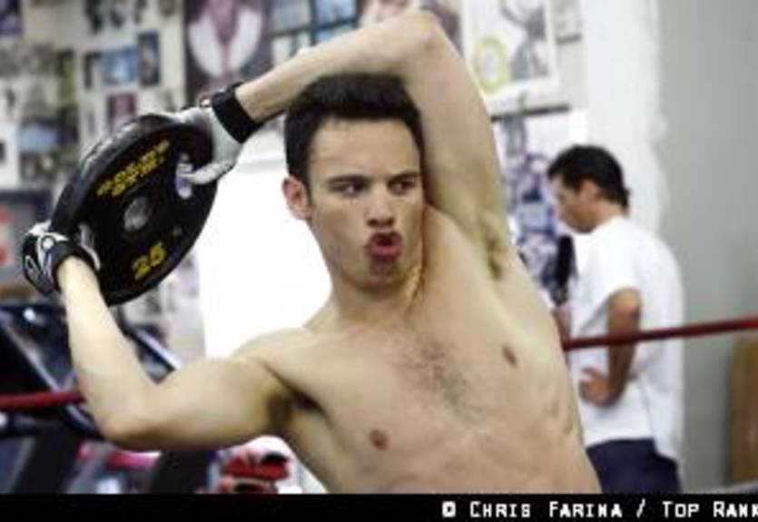 Чавес-младший продолжает искать оппонента