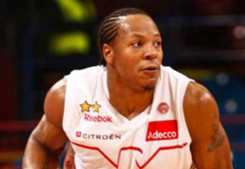 Хоукинс и Джаабер покинут Армани Джинс