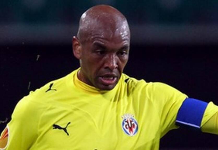 Сенна согласовал контракт с Вильярреалом