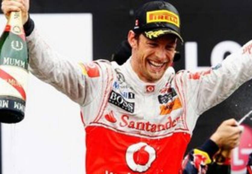 Баттон надеется на дождь